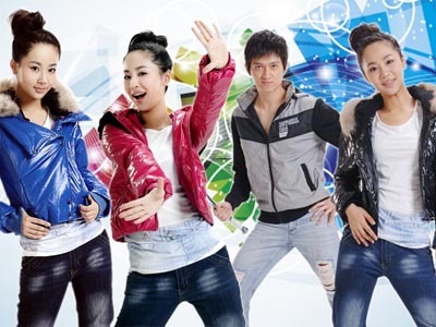 青少年服飾市場 點(diǎn)燃服裝行業(yè)的新引擎